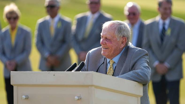 June 4, 2023; Dublin, Ohio, USA;  Jack Nicklaus recaps the week before presenting the trophy to Viktor Hovland following the final round of the Memorial Tournament at Muirfield Village Golf Club.