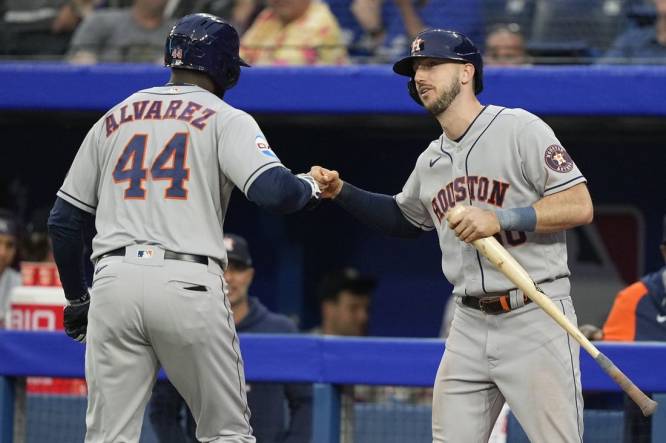 Yordan Alvarez injury: Astros designated hitter returns to Houston after  leaving Blue Jays game with right oblique discomfort - ABC13 Houston