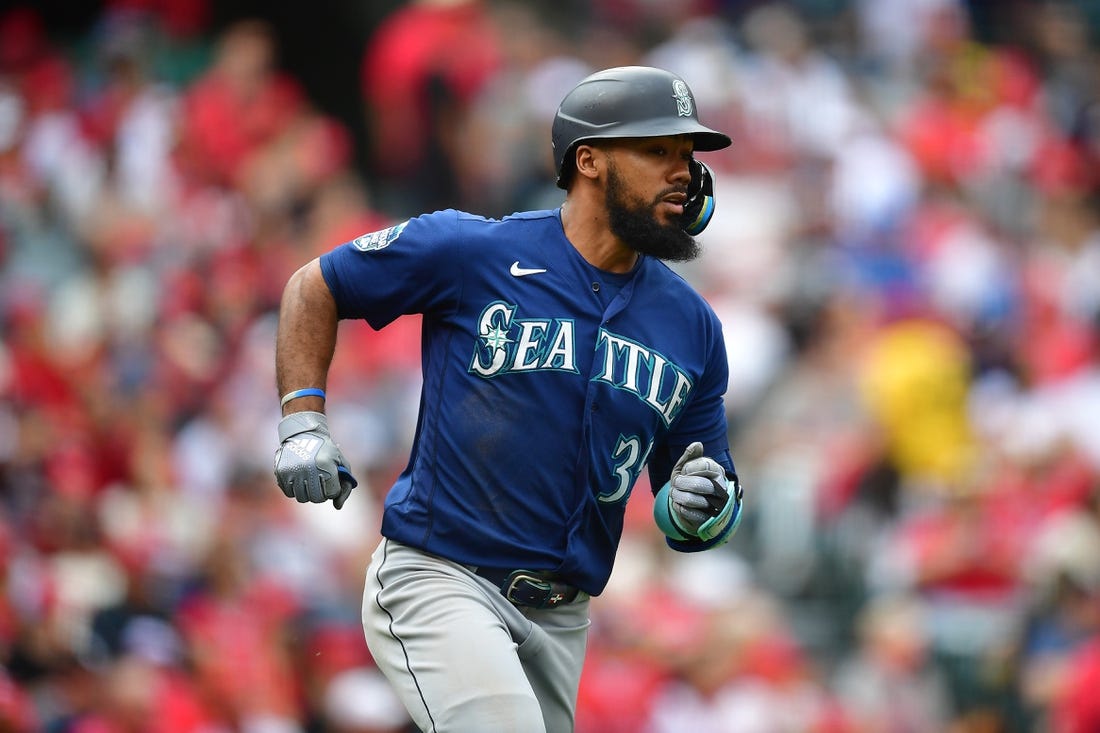 Mariners acquire All-Star OF Teoscar Hernandez from Blue Jays