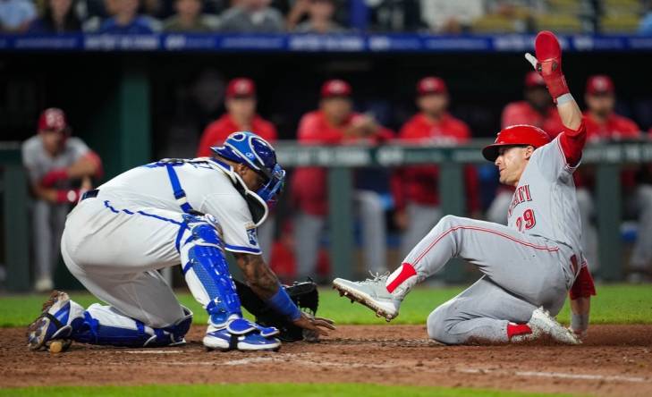 Salvador Perez hits his 200th homer as a catcher as the Royals