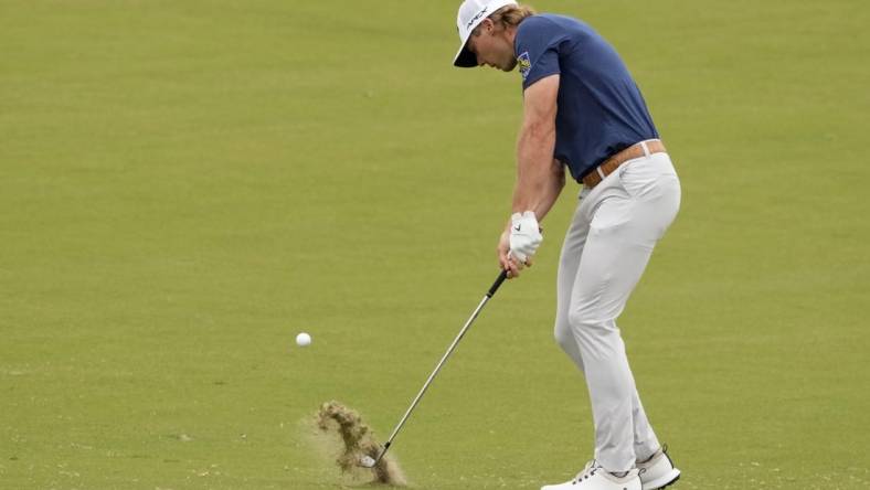 Jun 15, 2023; Los Angeles, California, USA; Sam Burns plays a shot on the 10th hole during the first round of the U.S. Open golf tournament at Los Angeles Country Club. Mandatory Credit: Michael Madrid-USA TODAY Sports