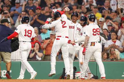 Triston Casas homers, hits RBI double to lead Red Sox past Giants