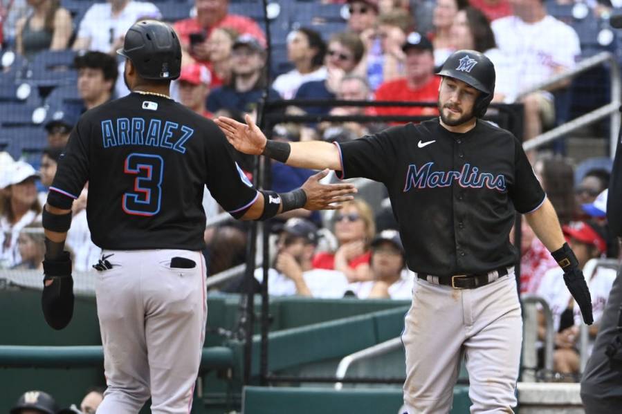 Arraez, Hampson help Marlins sweep doubleheader vs. Guardians