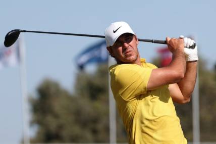 Jun 17, 2023; Los Angeles, California, USA; Brooks Koepka tees off on the eighteenth hole during the third round of the U.S. Open golf tournament at Los Angeles Country Club. Mandatory Credit: Kiyoshi Mio-USA TODAY Sports