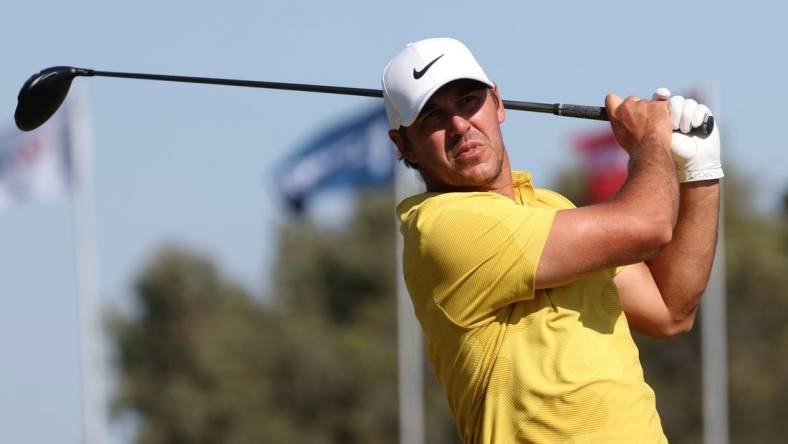 Jun 17, 2023; Los Angeles, California, USA; Brooks Koepka tees off on the eighteenth hole during the third round of the U.S. Open golf tournament at Los Angeles Country Club. Mandatory Credit: Kiyoshi Mio-USA TODAY Sports