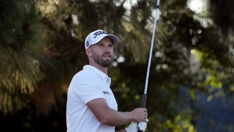 Jun 17, 2023; Los Angeles, California, USA; Wyndham Clark tees off on the eleventh hole during the third round of the U.S. Open golf tournament at Los Angeles Country Club. Mandatory Credit: Michael Madrid-USA TODAY Sports