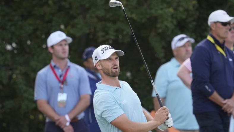 Jun 18, 2023; Los Angeles, California, USA; Wyndham Clark tees off on the eleventh hole during the final round of the U.S. Open golf tournament at Los Angeles Country Club. Mandatory Credit: Michael Madrid-USA TODAY Sports