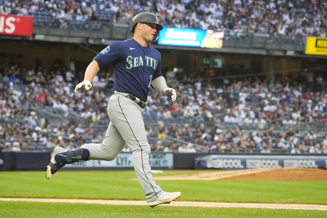 Strong night for offense, Bryan Woo as Mariners return to winning