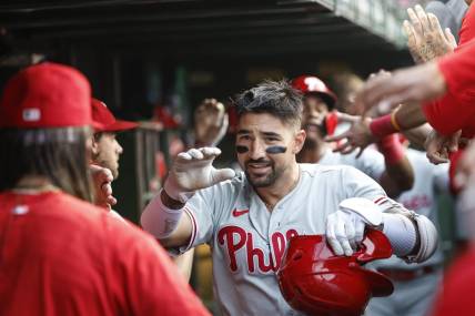 Phillies continue road dominance, get past Cubs