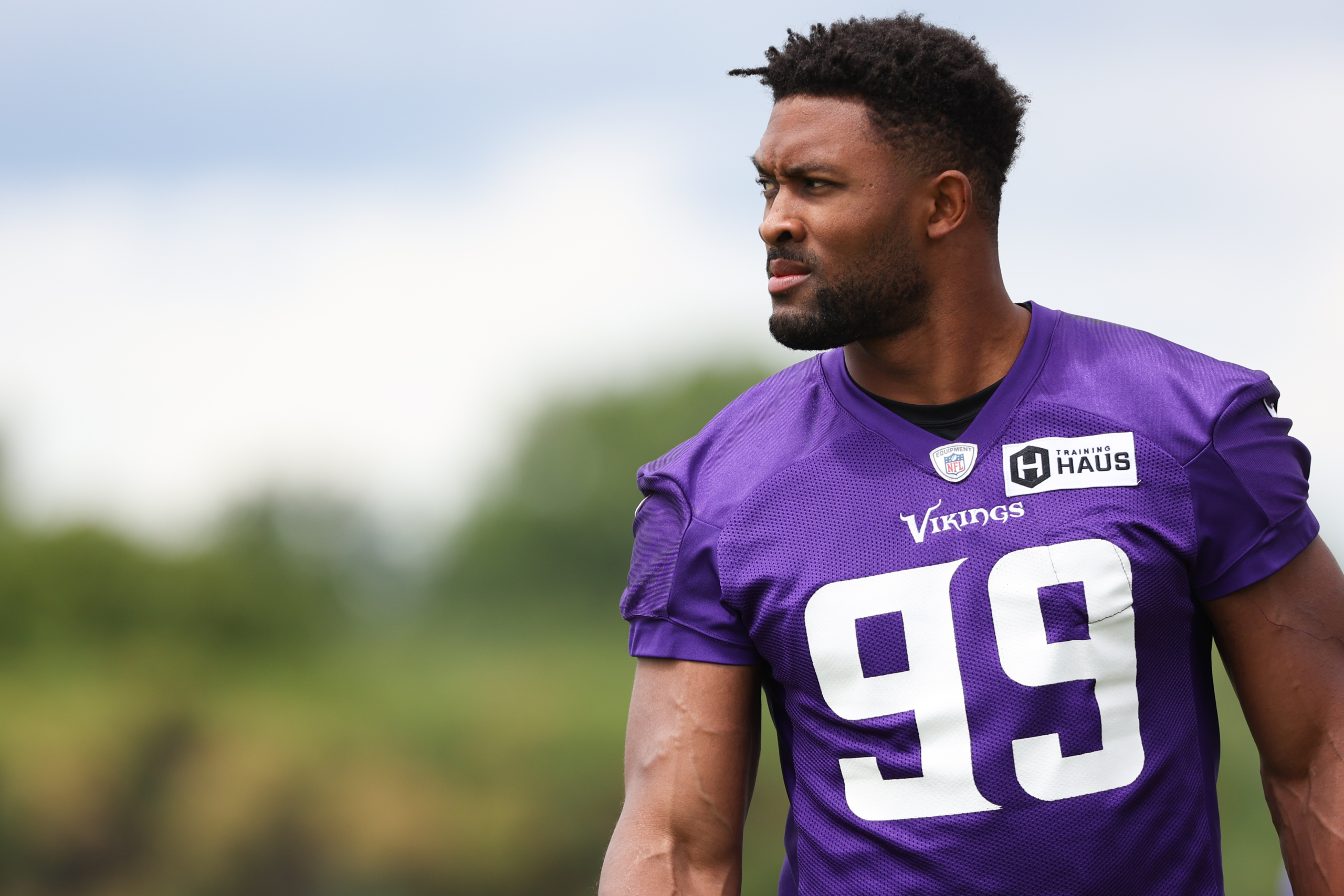 Report: Vikings' Hunter to hold out of mandatory minicamp