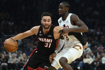 Miami Heat, Cleveland Cavaliers discussing 3-team trade