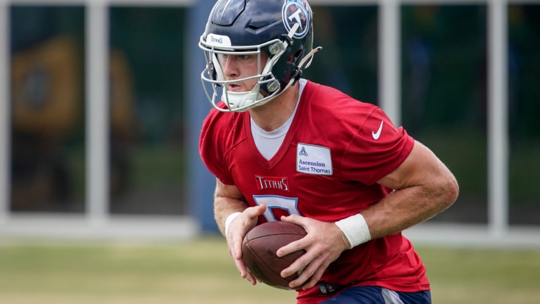 will levis struggles, tennessee titans