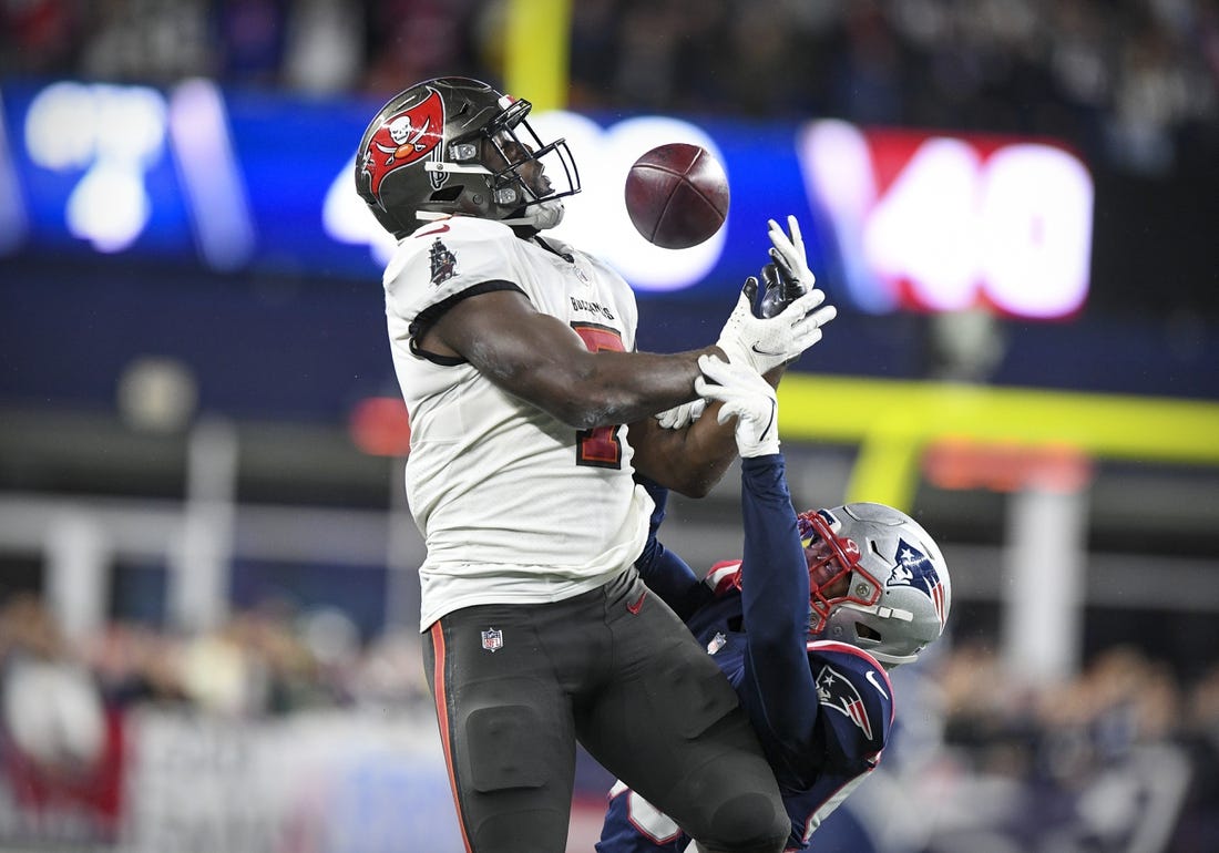 Former Tampa Bay Buccaneers running back Leonard Fournette (7) reportedly worked out for the Patriots on Wednesday.  Mandatory Credit: Brian Fluharty-USA TODAY Sports
