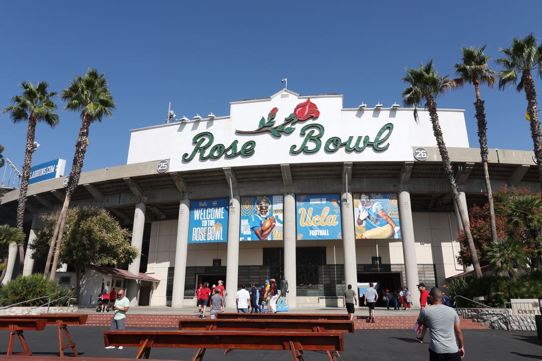 Oct 8, 2022; Pasadena, California, USA;  A general view of the Rose Bowl before the game between the UCLA Bruins and the Utah Utes at Rose Bowl. Mandatory Credit: Kiyoshi Mio-USA TODAY Sports