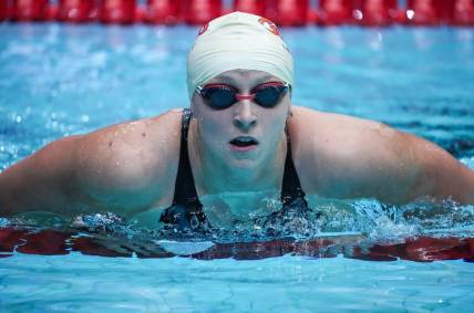 Nov 3, 2022; Indianapolis, IN, USA; United States Katie Ledecky competes in the 400 meter swim on during the FINA Swimming World Cup prelims at Indiana University Natatorium. Mandatory Credit: Grace Hollars-USA TODAY Sports