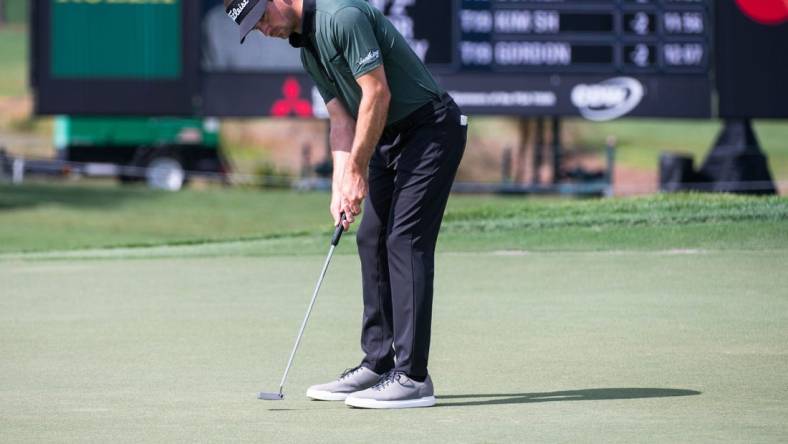 Trevor Cone putts on the ninth green during the second round of the Honda Classic at PGA National Resort & Spa on Friday, February 24, 2023, in Palm Beach Gardens, FL.