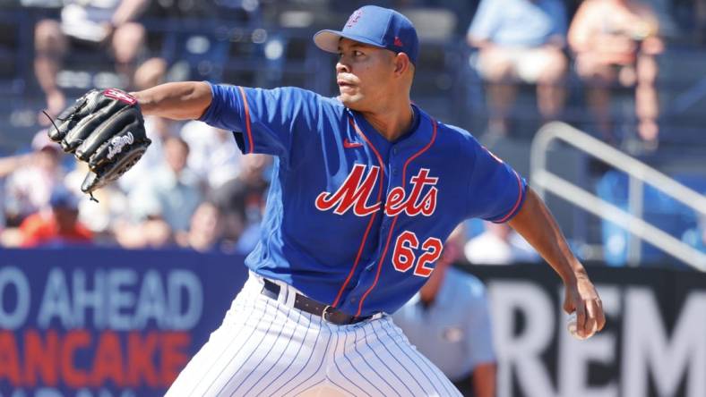 Feb 28, 2023; Port St. Lucie, Florida, USA; New York Mets starting pitcher Jose Quintana (62) throws a pitch during the first inning against the Houston Astros at Clover Park. Mandatory Credit: Reinhold Matay-USA TODAY Sports