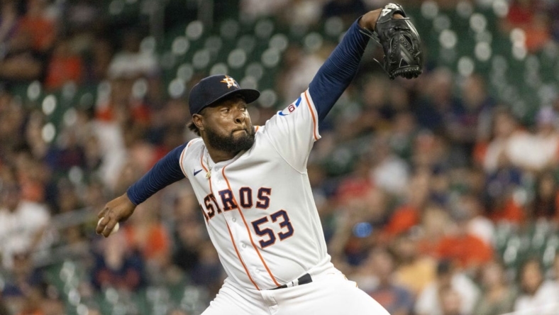 Astros look to close gap on Rangers in series finale