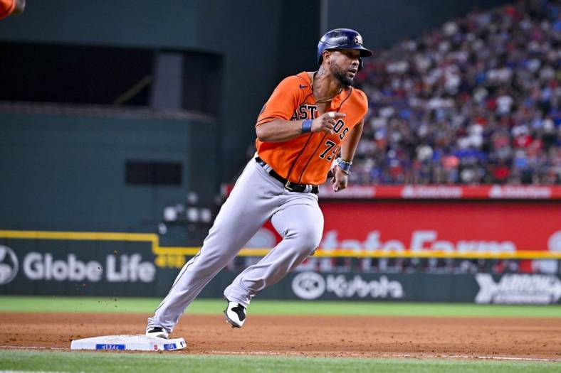 José Abreu Finally Hits First Astros Home Run