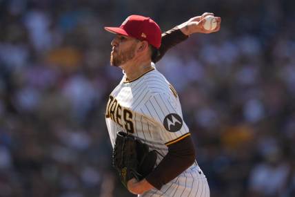 Padres hold off banged-up Angels