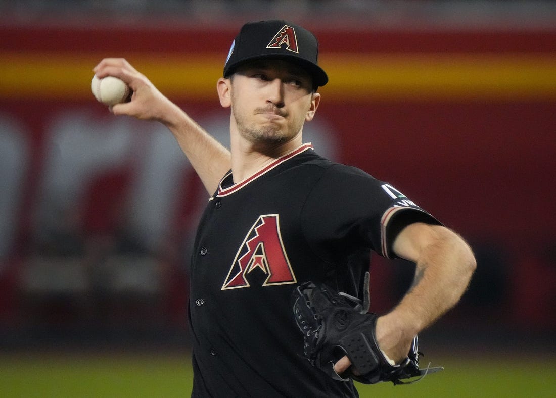 Arizona Diamondbacks Zach Davies (27) pitches against the Pittsburgh Pirates at Chase Field in Phoenix on July 9, 2023.