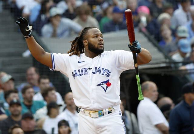 Vladimir Guerrero Jr. joins father in making Home Run Derby