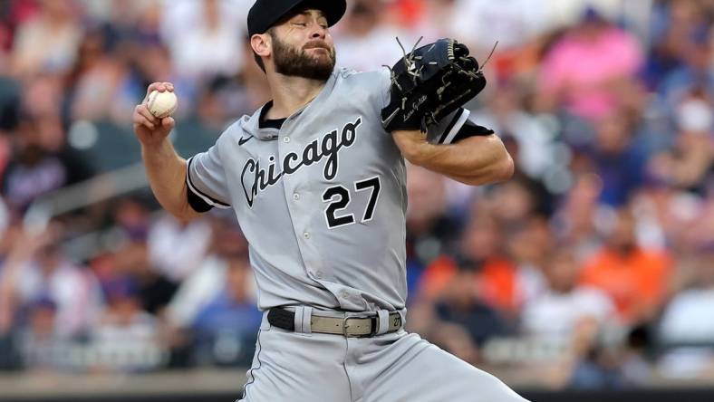 Jul 18, 2023; New York City, New York, USA; Chicago White Sox starting pitcher Lucas Giolito (27) pitches against the New York Mets during the first inning at Citi Field. Mandatory Credit: Brad Penner-USA TODAY Sports