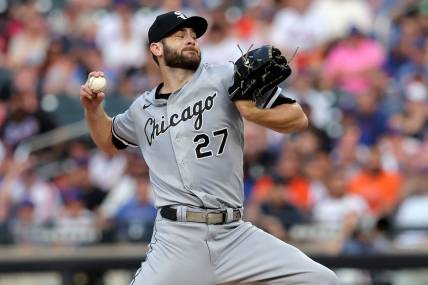 Jul 18, 2023; New York City, New York, USA; Chicago White Sox starting pitcher Lucas Giolito (27) pitches against the New York Mets during the first inning at Citi Field. Mandatory Credit: Brad Penner-USA TODAY Sports