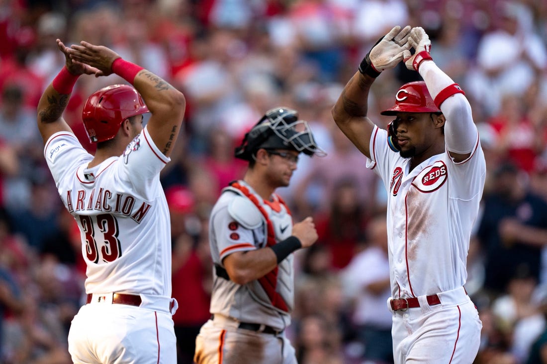 Ashcraft goes 8, Reds beat Giants 4-2 to halt 7-game skid