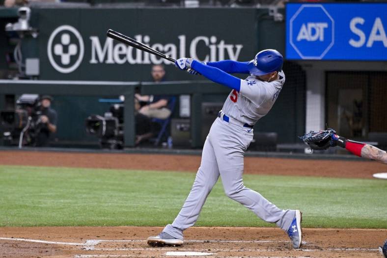 Freddie Freeman and J.D. Martinez help Dodgers beat Rangers - Los