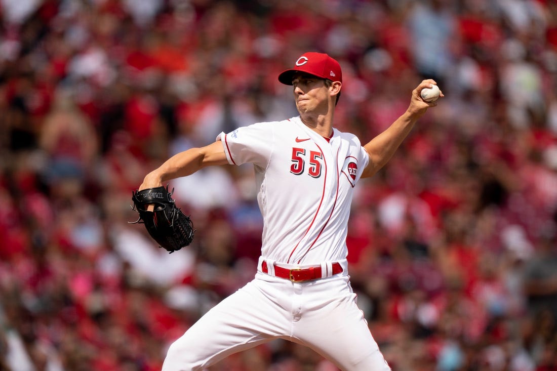 Reds hit back-to-back-to-back homers in 6th in 4-2 win over the  Diamondbacks