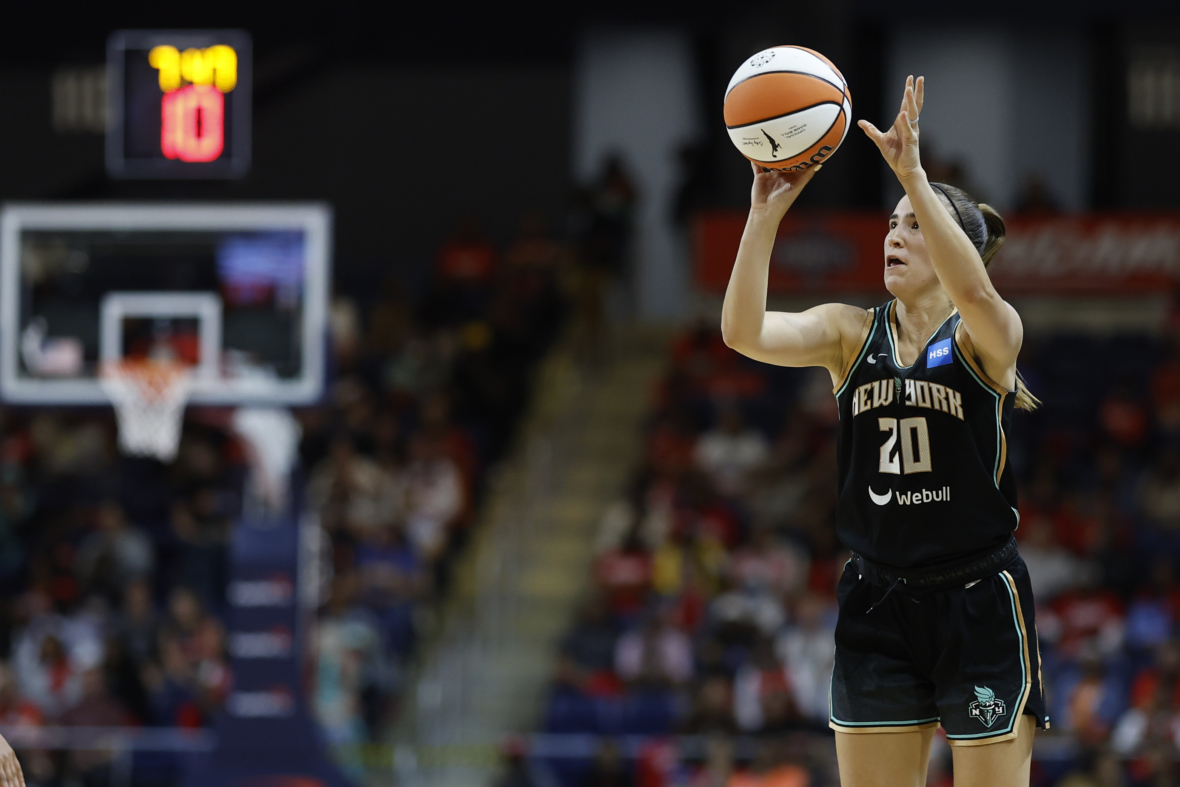 Sabrina Ionescu puts up greatest 3-point shooting performance of all-time