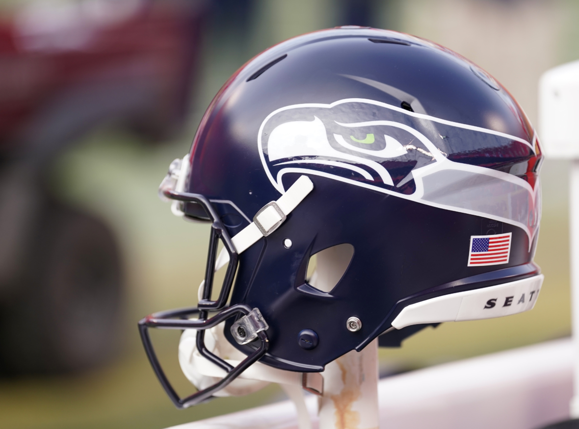 Seattle Seahawks announce throwback uniforms in epic fashion