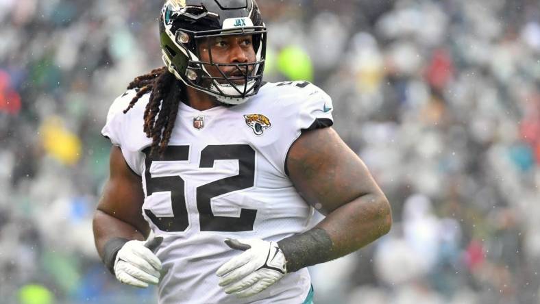 Oct 2, 2022; Philadelphia, Pennsylvania, USA; Jacksonville Jaguars defensive tackle DaVon Hamilton (52) against the Philadelphia Eagles at Lincoln Financial Field. Mandatory Credit: Eric Hartline-USA TODAY Sports