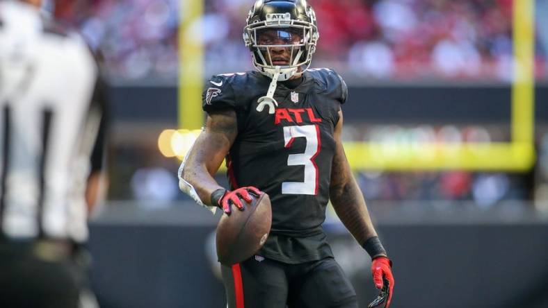 Oct 2, 2022; Atlanta, Georgia, USA; Atlanta Falcons linebacker Mykal Walker (3) in action against the Cleveland Browns in the second quarter at Mercedes-Benz Stadium. Mandatory Credit: Brett Davis-USA TODAY Sports