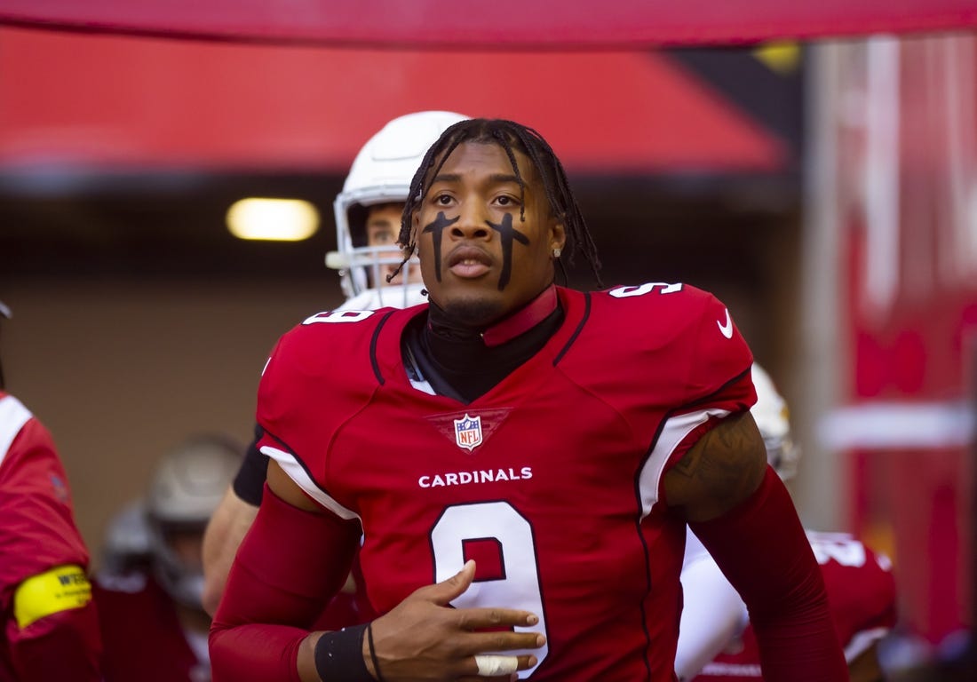 Nov 27, 2022; Glendale, Arizona, USA; Arizona Cardinals linebacker Isaiah Simmons (9) against the Los Angeles Chargers at State Farm Stadium. Mandatory Credit: Mark J. Rebilas-USA TODAY Sports