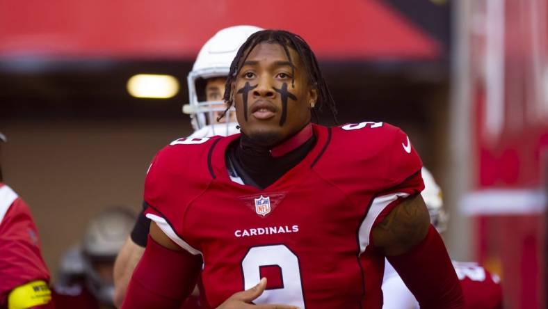 Nov 27, 2022; Glendale, Arizona, USA; Arizona Cardinals linebacker Isaiah Simmons (9) against the Los Angeles Chargers at State Farm Stadium. Mandatory Credit: Mark J. Rebilas-USA TODAY Sports