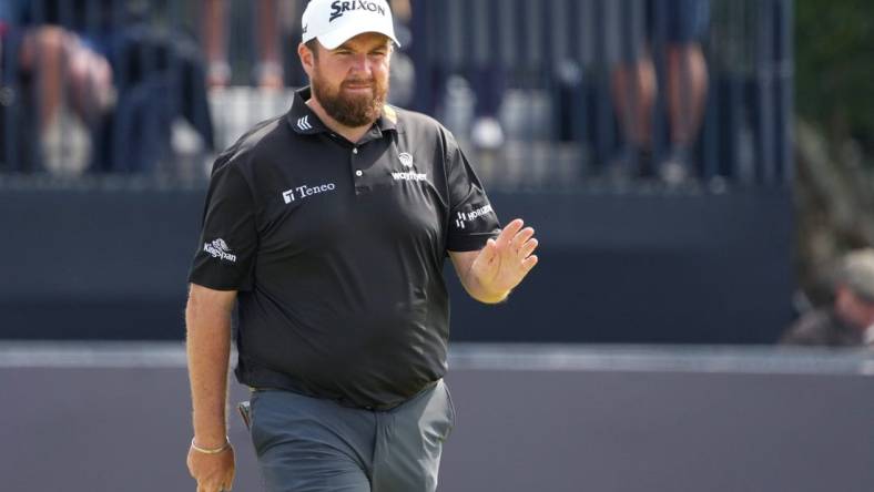 July 20, 2023; Hoylake, ENGLAND, GBR; Shane Lowry acknowledges the crowd on the seventh green during the first round of The Open Championship golf tournament at Royal Liverpool. Mandatory Credit: Kyle Terada-USA TODAY Sports