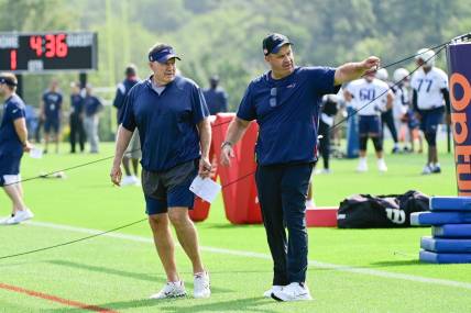 The Patriots brought back offensive coordinator/quarterbacks coach Bill O'Brien (right) in hopes of helping head coach Bill Belichick return to the playoffs. Mandatory Credit: Eric Canha-USA TODAY Sports