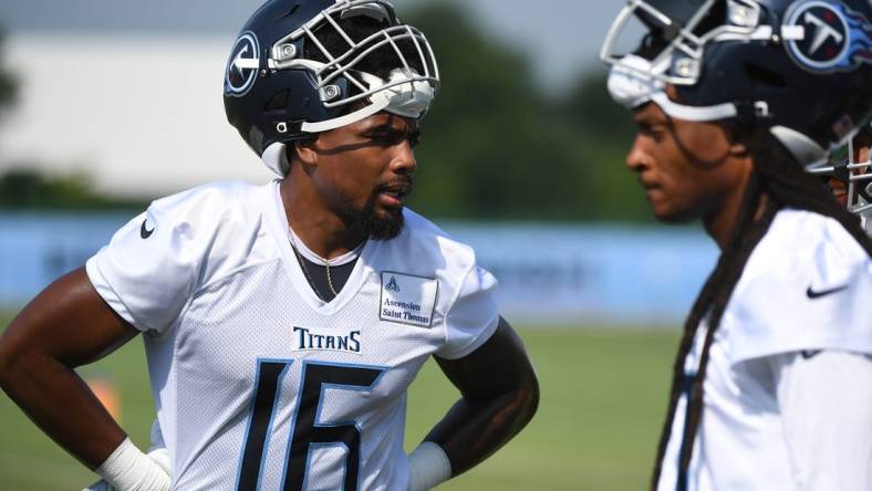 Jul 29, 2023; Nashville, TN, USA; Tennessee Titans wide receiver Treylon Burks (16) talks with wide receiver DeAndre Hopkins (10) during drills at training camp. Mandatory Credit: Christopher Hanewinckel-USA TODAY Sports