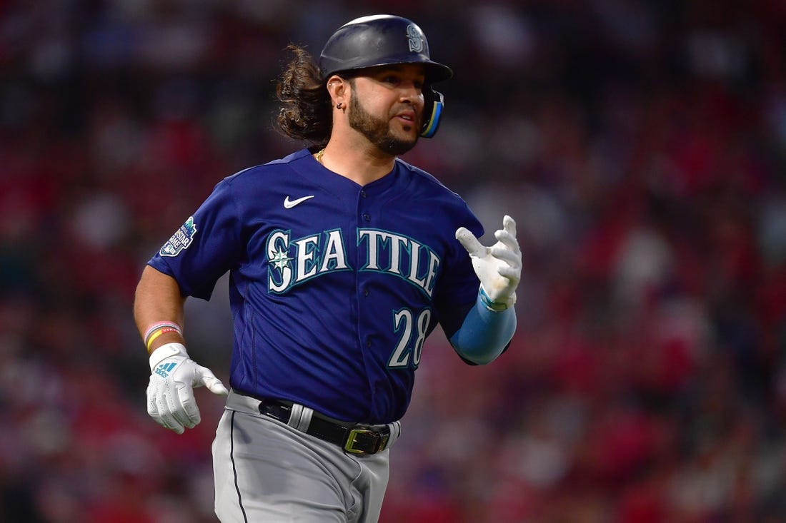 Eugenio Suárez delivers in 10th inning, Mariners sweep Angels with 3-2  victory - The San Diego Union-Tribune