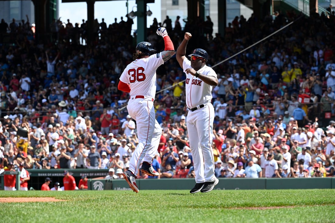 MLB roundup: Red Sox end skid, sink Royals on walk-off slam
