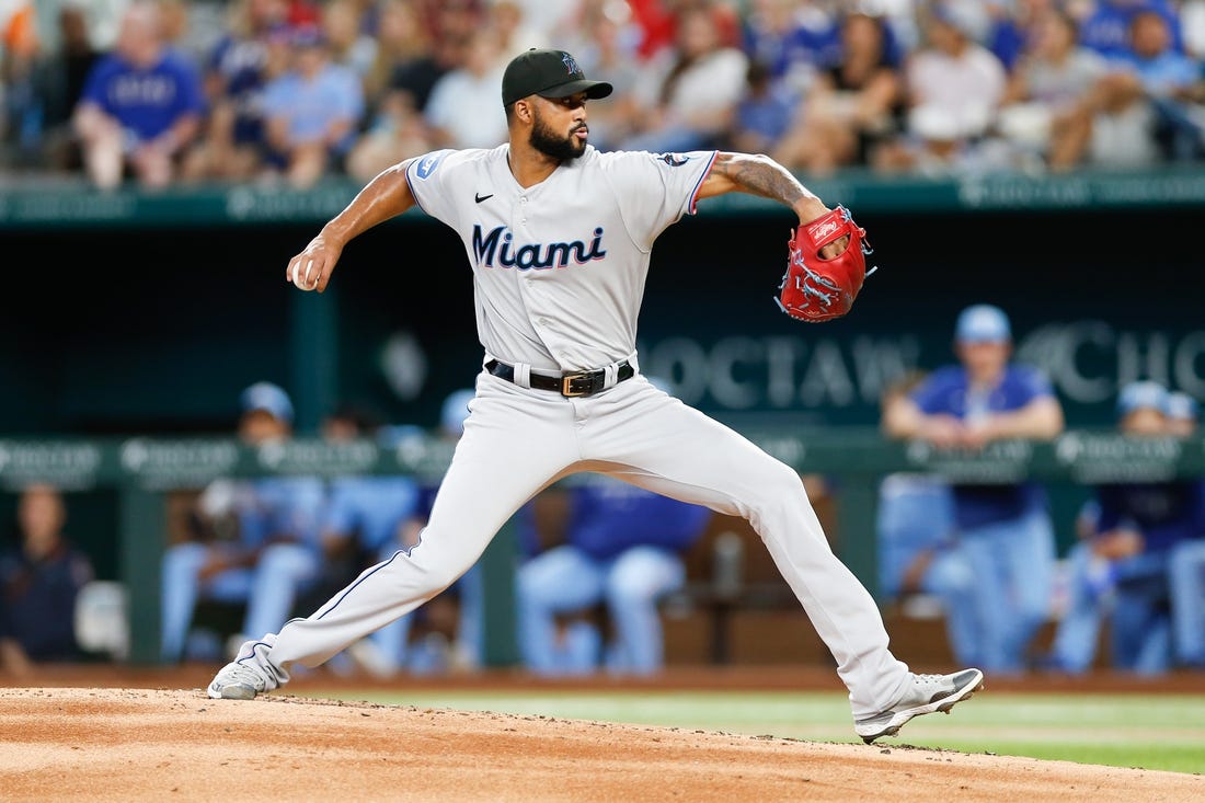 Houston Astros ride 2 big innings, top Miami Marlins 12-5