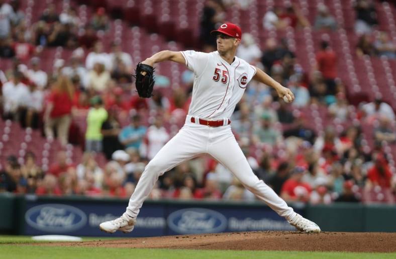 Joey Votto homers as Cincinnati Reds beat Miami Marlins 5-2 to stop 6-game  slide - ABC News