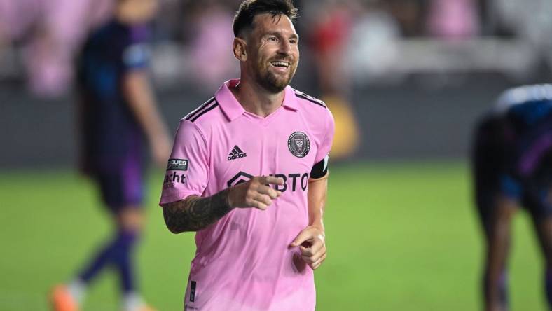 Aug 11, 2023; Fort Lauderdale, FL, USA; Inter Miami CF forward Lionel Messi (10) in the second half against Charlotte FC at DRV PNK Stadium. Mandatory Credit: Jeremy Reper-USA TODAY Sports