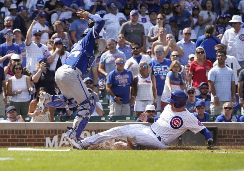 Cubs' Yan Gomes records two hits in win versus Royals