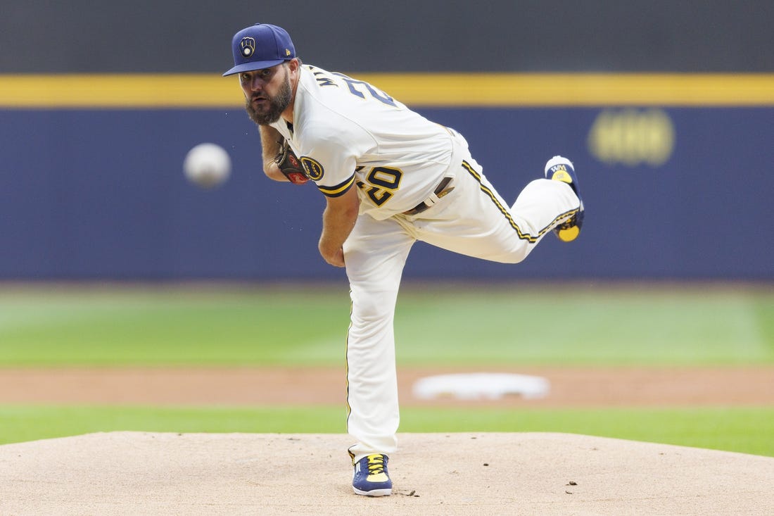 Brewers look to continue 9-game win streak against the Cubs