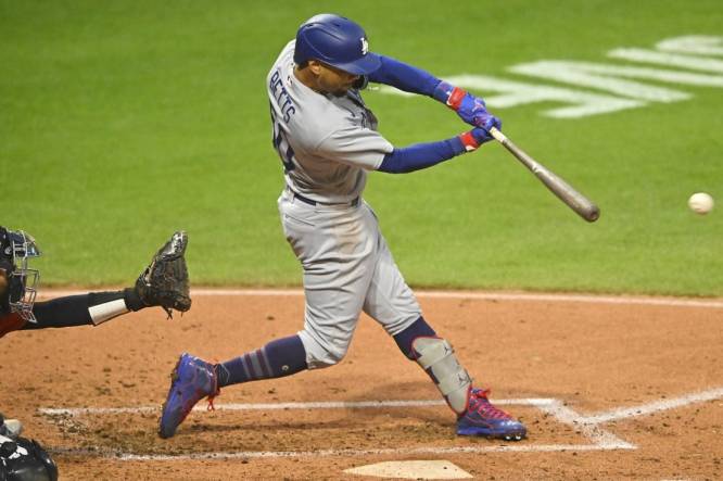 Dodgers' Mookie Betts makes first return to Boston