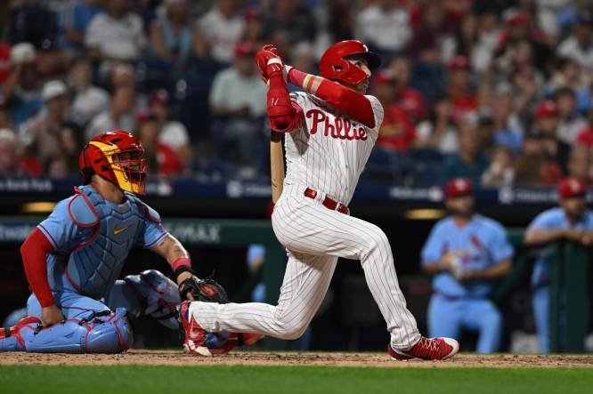 Wheeler strikes out 10, Phillies hit three homers in win over Cardinals