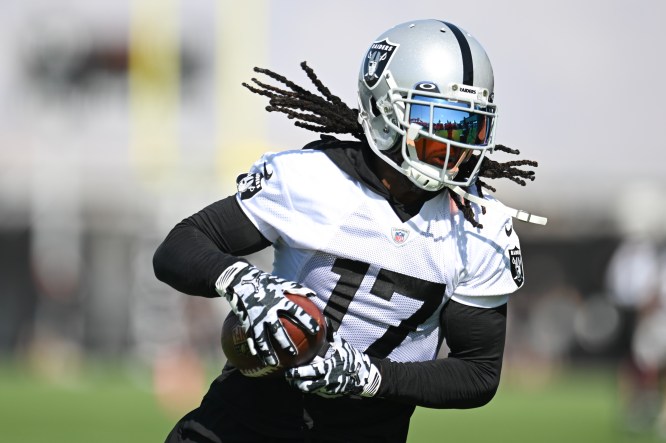 From Las Vegas Raiders training camp: LB Curtis Bolton - Sports